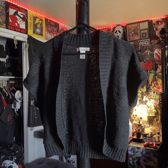 Lucy & Laurel Short Black Knit Cardigan - Picture 1 of 3